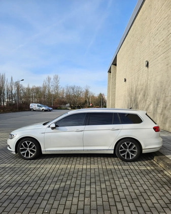 Volkswagen Passat cena 52000 przebieg: 249000, rok produkcji 2015 z Kalisz małe 121
